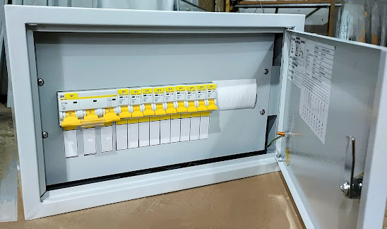 Щиток осветительный ОЩВ18-10-25-10-Н-У2 25А 4.5кА 400/230V IP54 IEK (ЩАО-0.1)