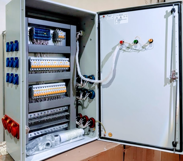 Распределительное устройство РУСП8404-3053-Д 400А 35кА 400/230В IP66 CHINT/IEK