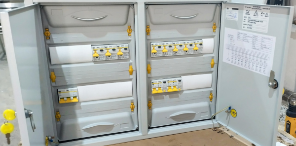 Пункт распределительный ЩР11-2458-48УЩ 40А 6кА 400/230В IP31 IEK