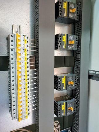 Панель распределительная SMART ВРУ8508-АВ-1Р-2405 400А 25кА 400В IP31 IEK (5хВА88) (РП1 и РП2)