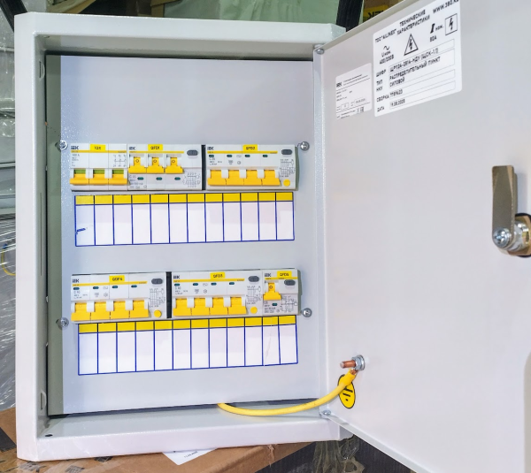 Пункт распределительный ЩР1124-2354-Д 32А 4.5кА 400/230V IP31 IEK (ШВ2)