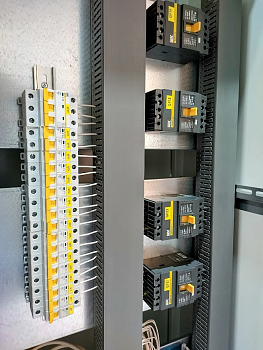 Шкаф распределительный ВРУ8504-А-2Р-2416 2х400А 25кА 400В IP31 (2 секции 16хВА88)