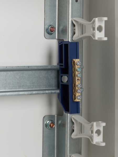 Шина N "ноль" ШНИ-6х9-6-Д-С 100А 6хМ4 на DIN-изоляторе синий IEK