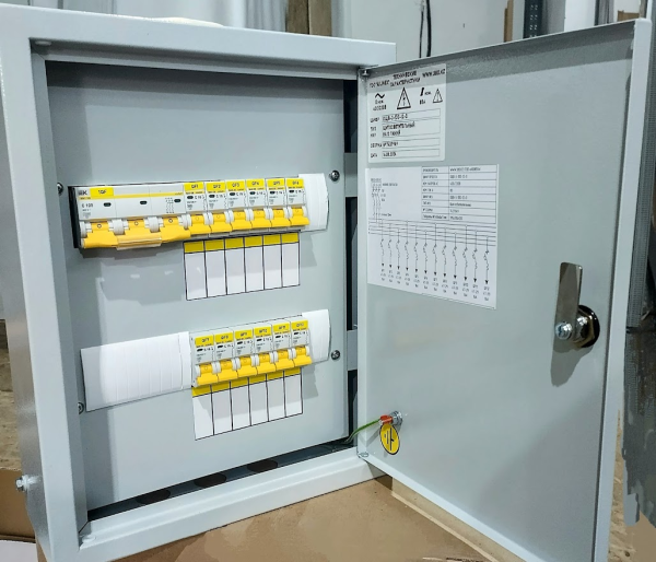 Щит осветительный УОЩВ24-13-16-6-Н 16А 4.5кА 400/230В IP31 (ЩО-1.1)