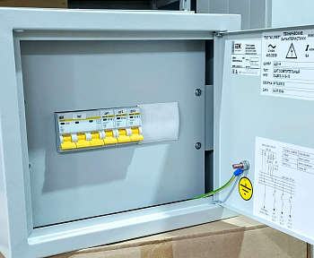 Пункт распределительный ЩР8112-2330-Н, 32 А, 4.5 кА, 400/230 В, IP31, IEK (ША)