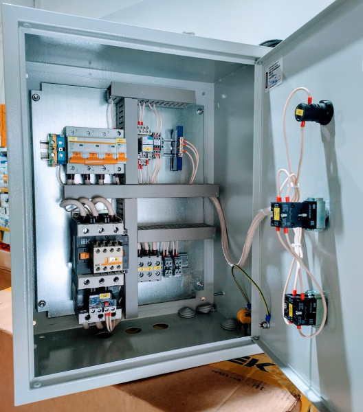 Ящик управления электродвигателем Я5110-3974 80А 37кВт 10кА 400V IP31 (без авт.реж.)