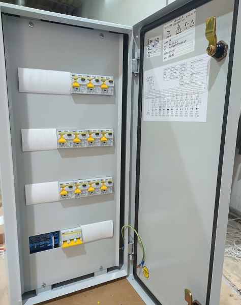 Пункт распределительный ЩР1148-2349-Д 32А 4.5кА 400/230V IP31 IEK (ЩГП)