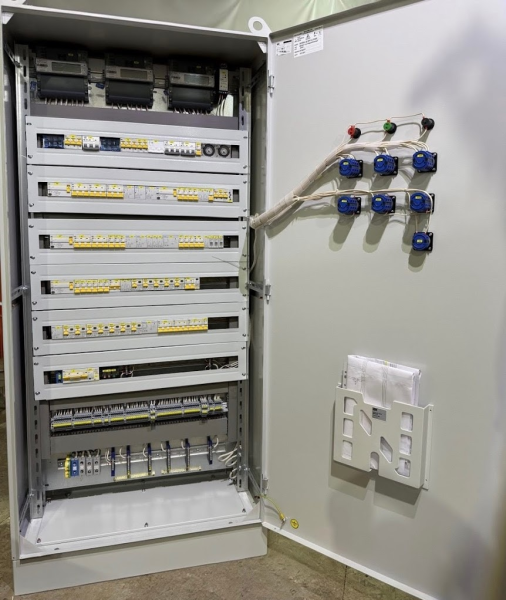 Вводно-распределительный шкаф ВРУ8504-УВД-1ВРП-6-134710-1 100А 10кА 400/230В 3хWH БАУО 24VDC IP31 (проект)