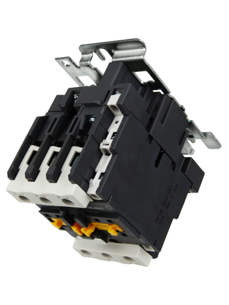 Контактор IEK КМИ-46512, 3Р, 65 А 30 кВт АС3, управление 230 В АС, 1NO+1NC 