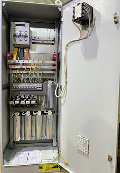 Установка компенсации реактивной мощности УКРМ-0.4-35-5 35кВАр 10кА 400V 7 ступеней IP31 CHINT