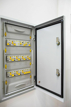 Пункт распределительный ЩР1 ПР11-250809Д0-П 50А 6/4.5кА 400/230В IP41 пластик IEK