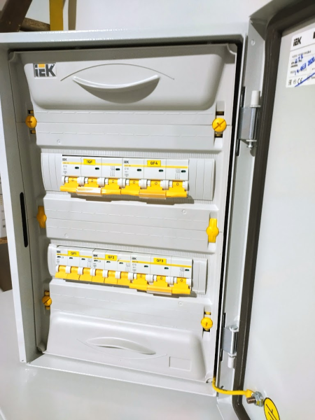 Пункт распределительный ЩР1524-2207-О 63А 4.5кА 400В IP54 IEK (7хВА47-29)