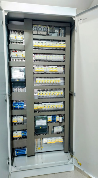 Шкаф распределительный с БАУО ВРУ8503-А-1Р-3-151517 160А 4.5кА 400/230В БАУО9603 IP31 IEK (РП-АВР)