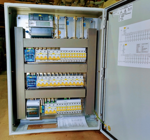 Щит учетно-распределительный ЩУРЭ8304-2644-Т 63А 10кА 400/230V 1xWH 5-7.5А IP31 IEK (ЩР)