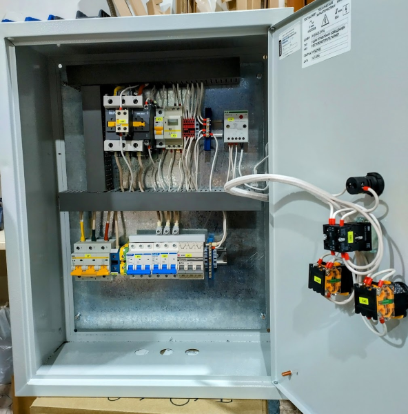 Ящик управления освещением ЯУО9601-3474 25А 6кА 400/230V таймер/фотореле IP31